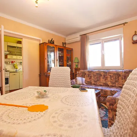 Apartment Almira 1570 Pula