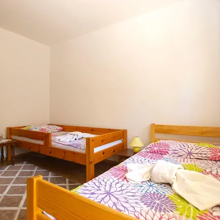 Apartment Almira 1570 Pula