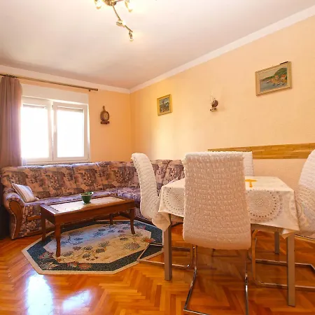 Apartment Almira 1570